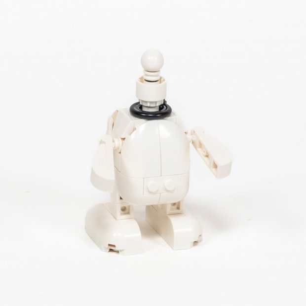 Building Snoopy's tiny body in Bag 1.